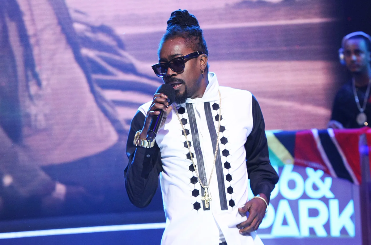Beenie Man Apologises to Trinidad and Tobago, Admits He Got Carnival History Wrong thumbnail